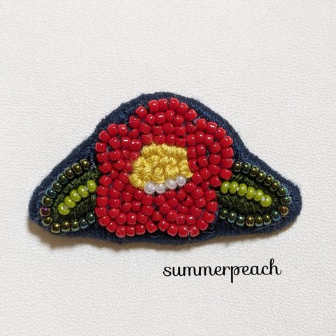 27%OFFセール✨椿のビーズ刺繍ブローチ