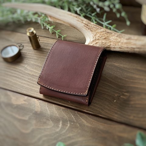 縦型 コンパクトウォレット Pixie Wallet S ブラウン エイジング効果にも期待できます！