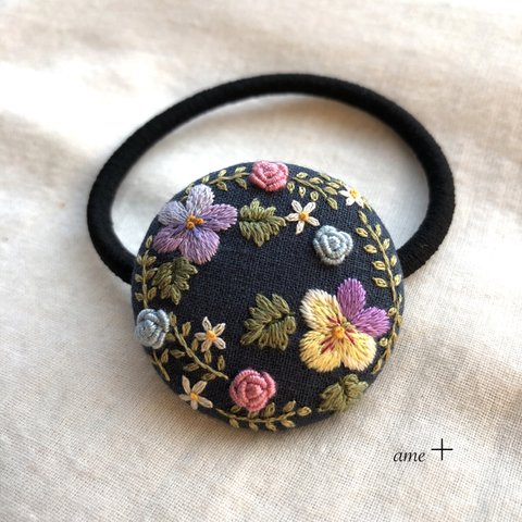 ビオラと薔薇 刺繍ヘアゴム ブローチへ変更可能☆