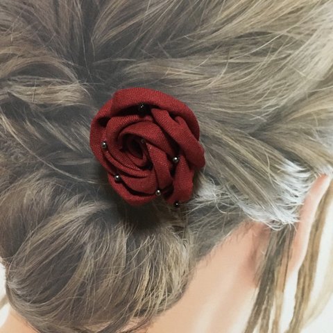 薔薇　つまみ細工かんざし　赤色　ブローチ　ポニーフック　髪飾り　成人式