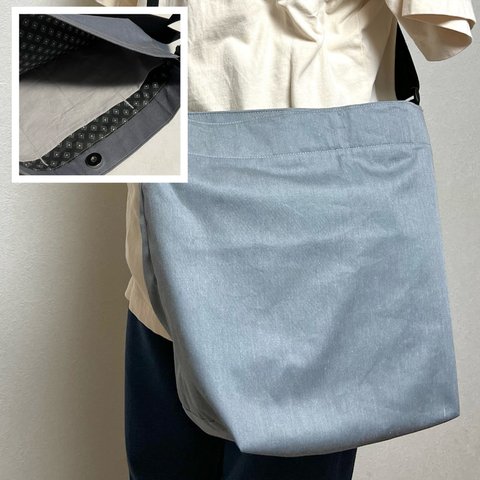 斜めがけバッグ　長さ調節可能　軽い　洗える　家族で使える　３つの内ポケット　シルバーグレー　簡易リボン無料　