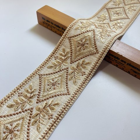 約7.5cm幅/刺繍リボン/ベージュ/光沢ベージュ刺繍