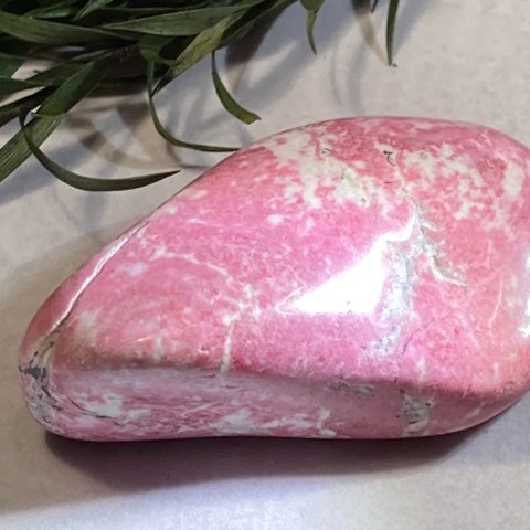 チューライト ✿*:・　ピンク　翡翠　原石 タンブル　桃簾石