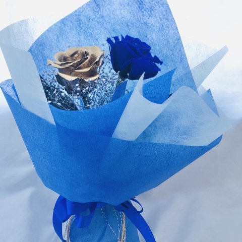 プリザーブドフラワーゴールドローズと青い薔薇の花束ギフト