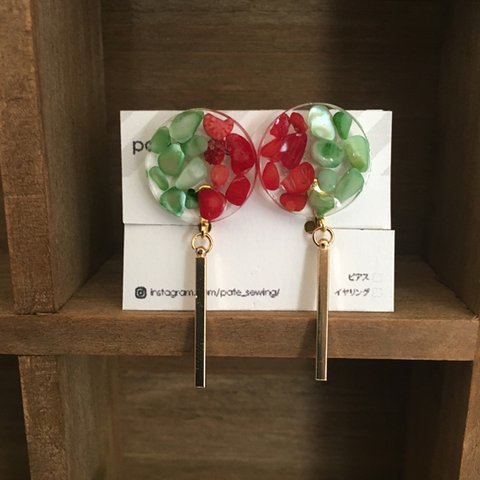 RED×GREEN　さざれ石のレジン ピアス/イヤリング