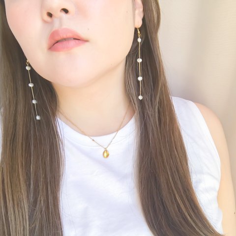 Long pearl chain earrings ［ ピアス ・ イヤリング］