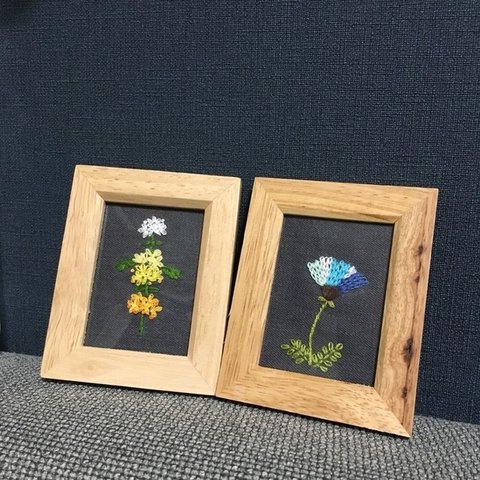 飾るお花の刺繍写真立て