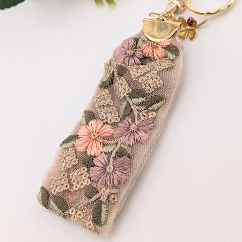 インド刺繍キーホルダー　四葉のクローバーつき