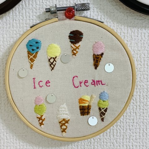 刺繍枠飾り　アイスクリーム　枠