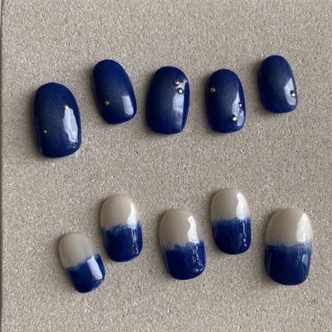 3.blue × white nail