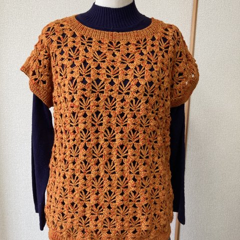 秋色の透かし編みニット - 純毛毛糸で編んだオレンジ色の秋色ベスト