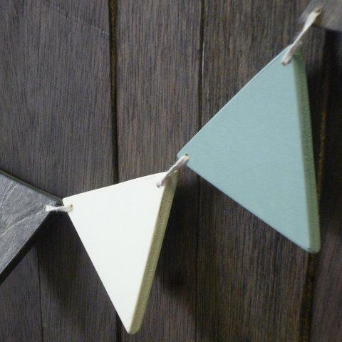木製の三角ガーランド、アンティークテイスト３色９連