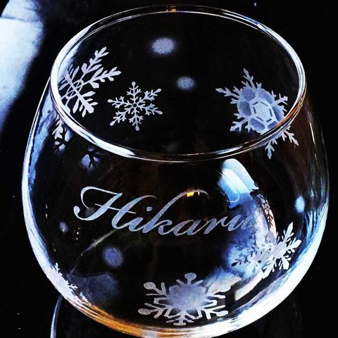 雪の結晶 冬グラス ゆらゆらタンブラー くるくる回る丸いグラス クリスマス ホームパーティーにも 名入れ可