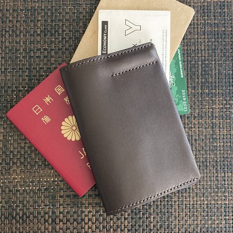 【焦げ茶床革】国際免許証＆SIMカードが入るパスポートケース  PPC-06dbn ヌメ床革 焦げ茶 旅券入れ