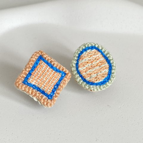 マルとダイヤの刺繍イヤリング