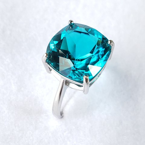 Ocean Blue ✨　人工パライバトルマリン　クッション　12ｘ12ｍｍ　フリーサイズリング　シルバー製　ブルー