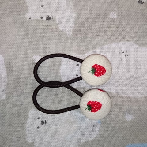 キッズ👧用 くるみボタンヘアゴム 🍓