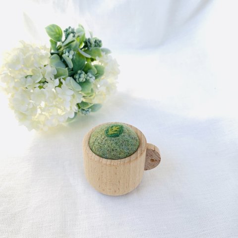 ピンクッション☆マグカップ緑茶・Ｄ【羊毛フェルト】
