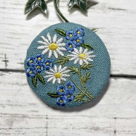 【刺繍】マーガレットと忘れな草　