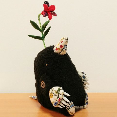 花モグラ（黒）+おもちゃのバイク モグラのぬいぐるみ