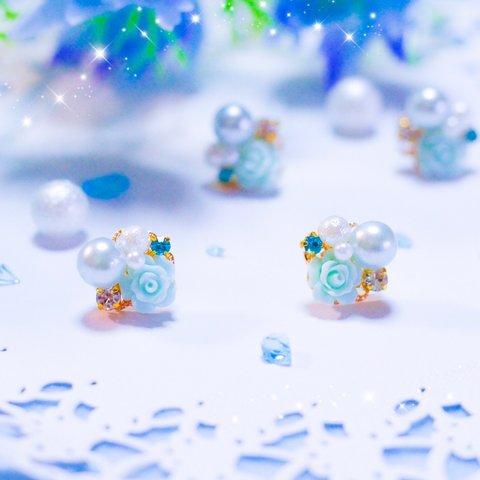 大人かわいい❤︎ライトブルーローズのビジューピアス