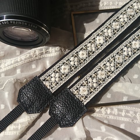 新作 カメラストラップ  インド刺繍リボン(チュールタイプ) 旅行  お花見  36ﾌﾞﾗｯｸ