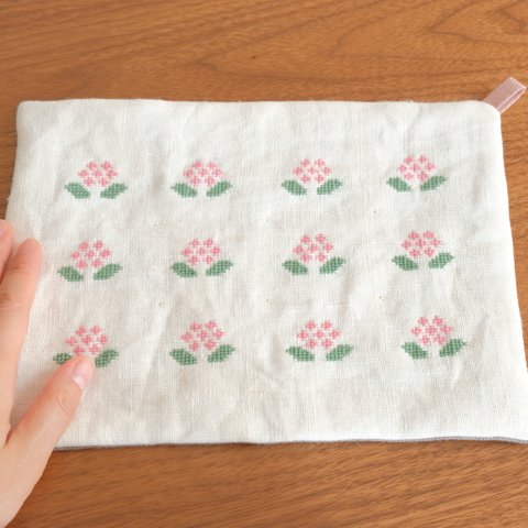 紫陽花のふかふかマット*ピンク クロスステッチ