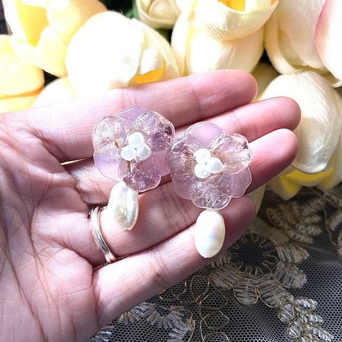 2Way 淡水パールとお花のレジンピアス&イヤリング　フラワー　レジンアクセ