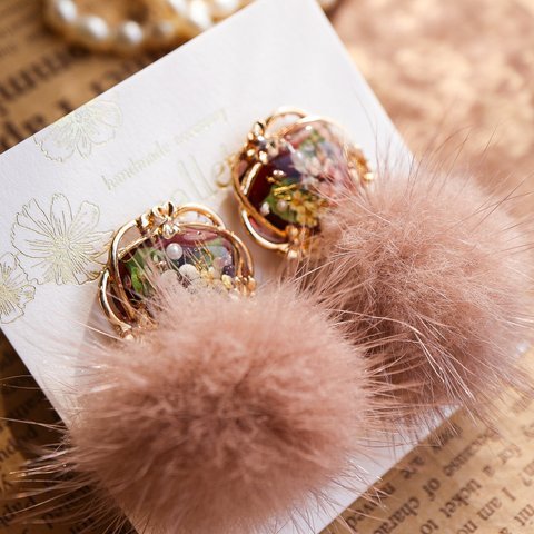 ふわもこ❤︎エコファー×花のピアス、イヤリング　