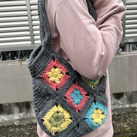 モチーフ編みバッグ