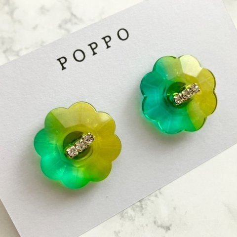 no.90 ピアス グリーン グラデーション フラワー