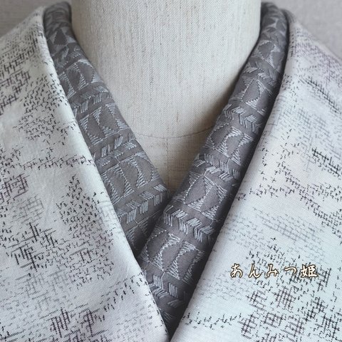 綿の刺繍半衿  幾何学模様 グレー