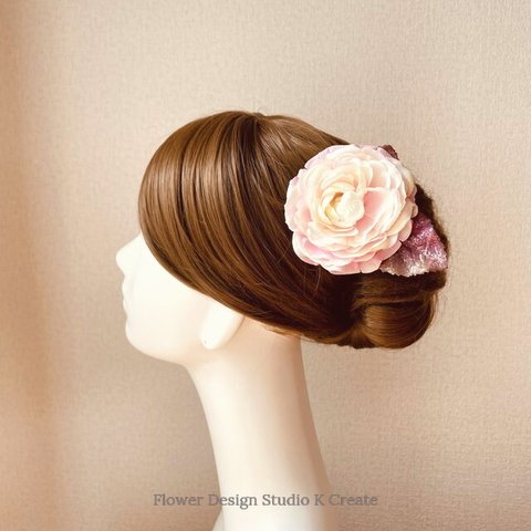 グラデ―ションが綺麗なエクリュピンクの薔薇の髪飾り　フラメンコ　バレエ　ダンス　髪飾り　花飾り　フローレス　　