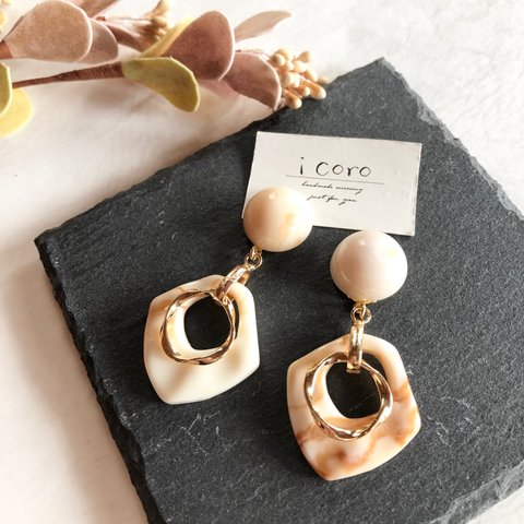 アイボリー♢ゴールドリング×チャーム♢earring or pierce