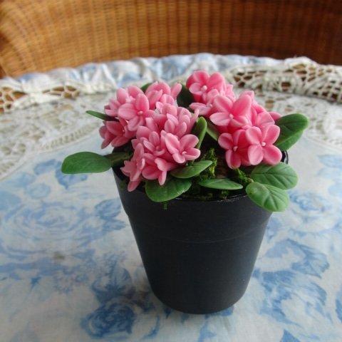 樹脂粘土で作ったミニ鉢植えあじさいの花