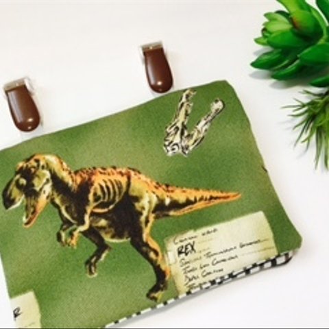 恐竜シリーズ累計再販200 大人気 おしゃれなキッズの為の移動ポケット★恐竜　ティラノサウルス