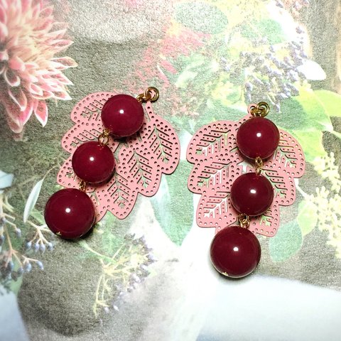 fruits with pink leaves ボンボンピアス／イヤリング