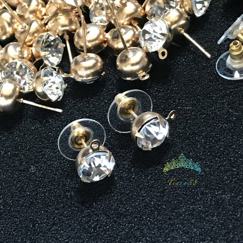 【40個】8mm  557#ストーンピアス+ 下向き防止キャッチ付き/カン付き クリスタル