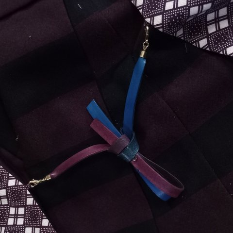 本革一重結び羽織紐 青+紫染色レザー　着物や浴衣の羽織のワンポイントに！