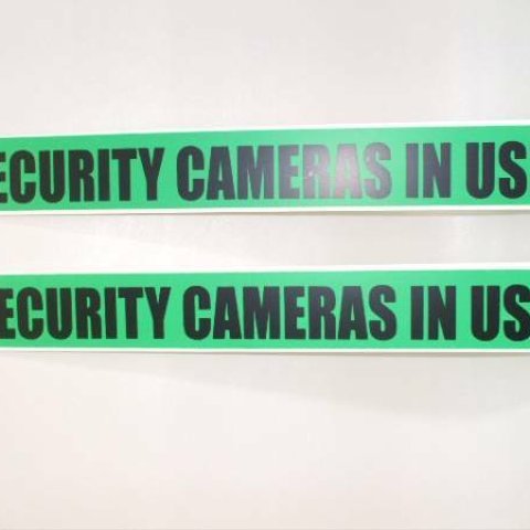 格安標識英語版「SECURITY CAMERAS IN USE!」（2枚セット販売！屋外可（防犯カメラ作動中という意味です）