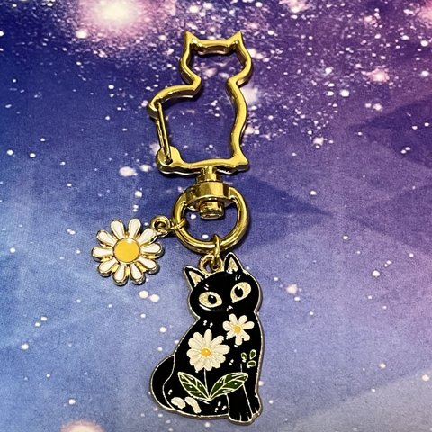 人気❤︎【送料無料】♡ フラワーにゃんこのチャーム キーホルダー♡お花のデザインがとっても可愛い黒猫ちゃんのチャーム