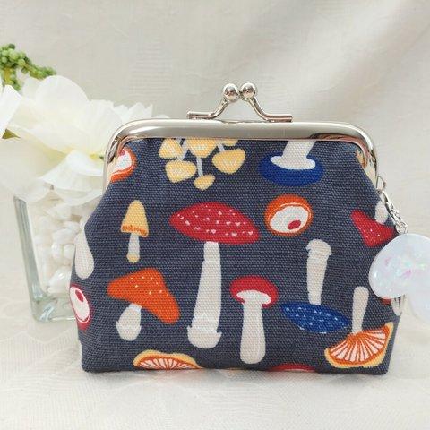 再　きのこ🍄毒きのこ　角8.5cm がま口　👛　コインケース　小銭入れ　小物入れ　 ハンドメイド　きのこ柄　プレゼントにも