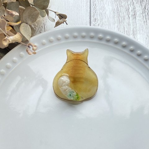 お花しっぽのトラ猫さん