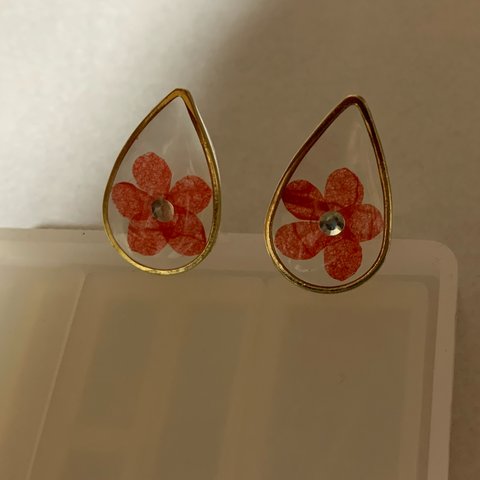 ハンドメイドピアス しずく