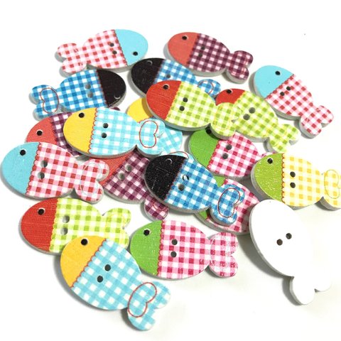 #133 かわいい魚のウッドボタン 20個入