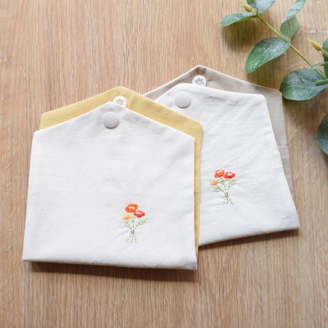 【手刺繍のマスクケース (f.ポピー × beige/yellow)】