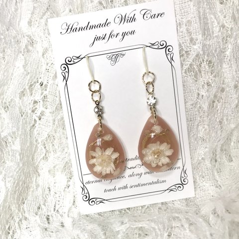 ✨ピンクベージュ × 押し花 × レジンピアス✨