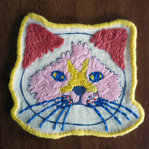 猫の刺繍ワッペン