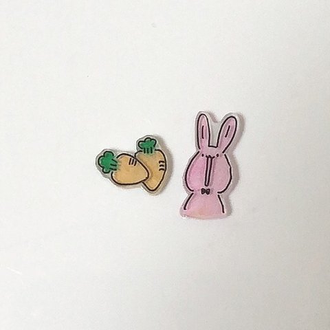 うさぎとニンジンのピアス/イヤリング