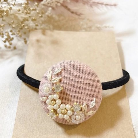 〈再販♡〉【刺繍】春色のしずく くるみボタンのヘアアクセサリー